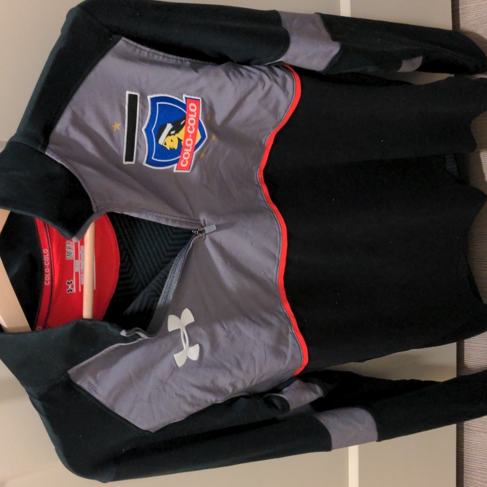 Under Armour long sleeve Zip up size sm